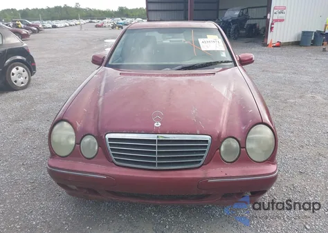 2000 Mercedes-Benz E 320 z USA, uszkodzony, nr VIN WDBJF65J3YA981405